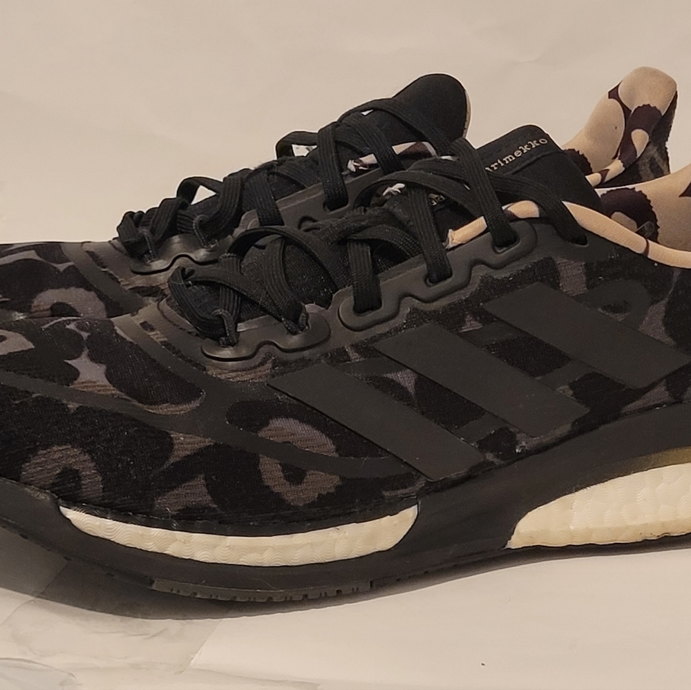 Adidas womens size 7.5